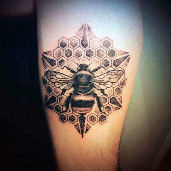 Geometric-Bee-Tattoo-190220224