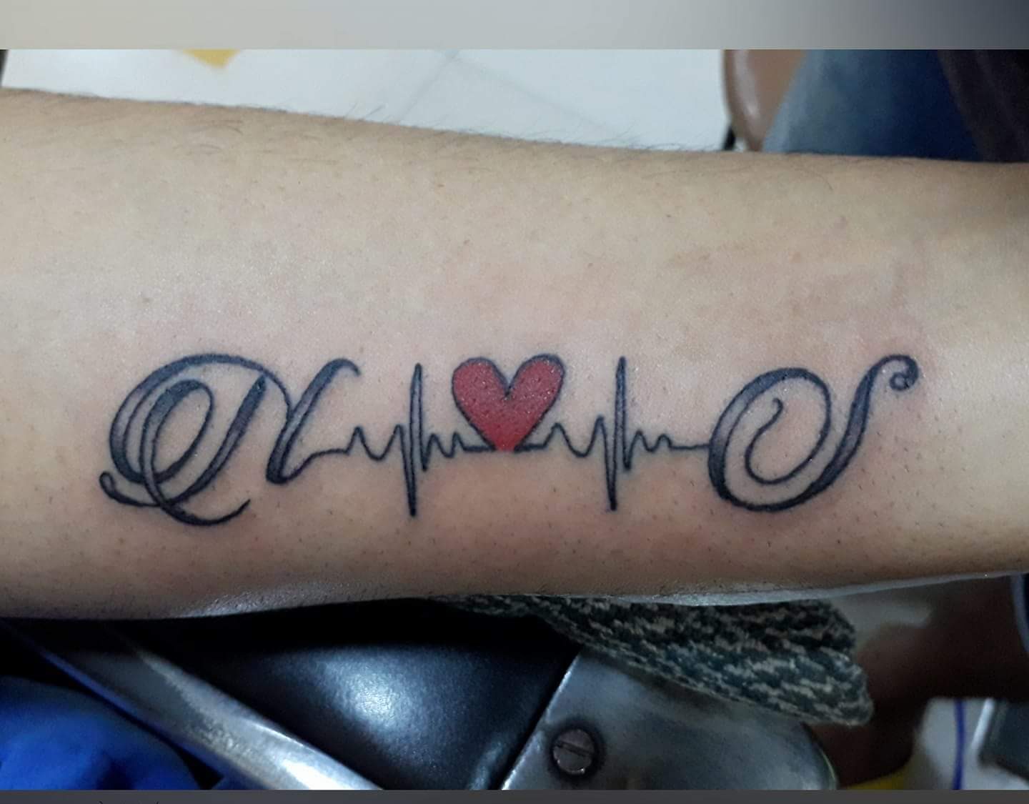 Heartbeat-tattoo-black-ink-200224