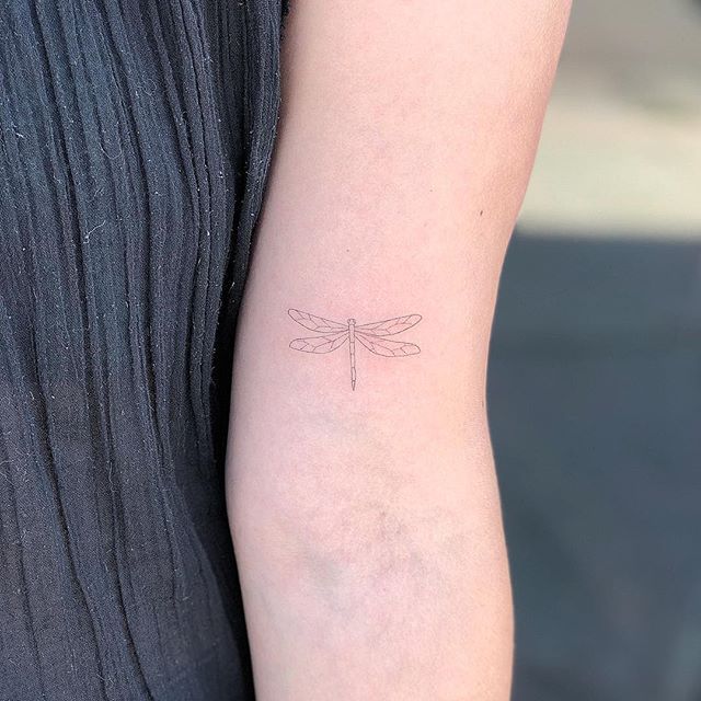single-line-dragonfly-tattoo