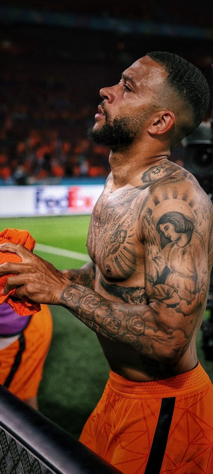 15-memphis-depay-tattoo-2024-15