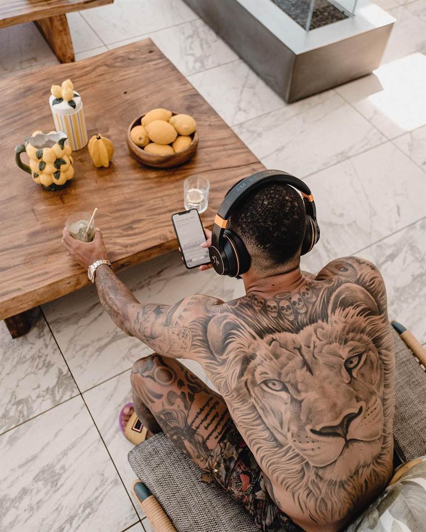 19-memphis-depay-tattoo-2024-19