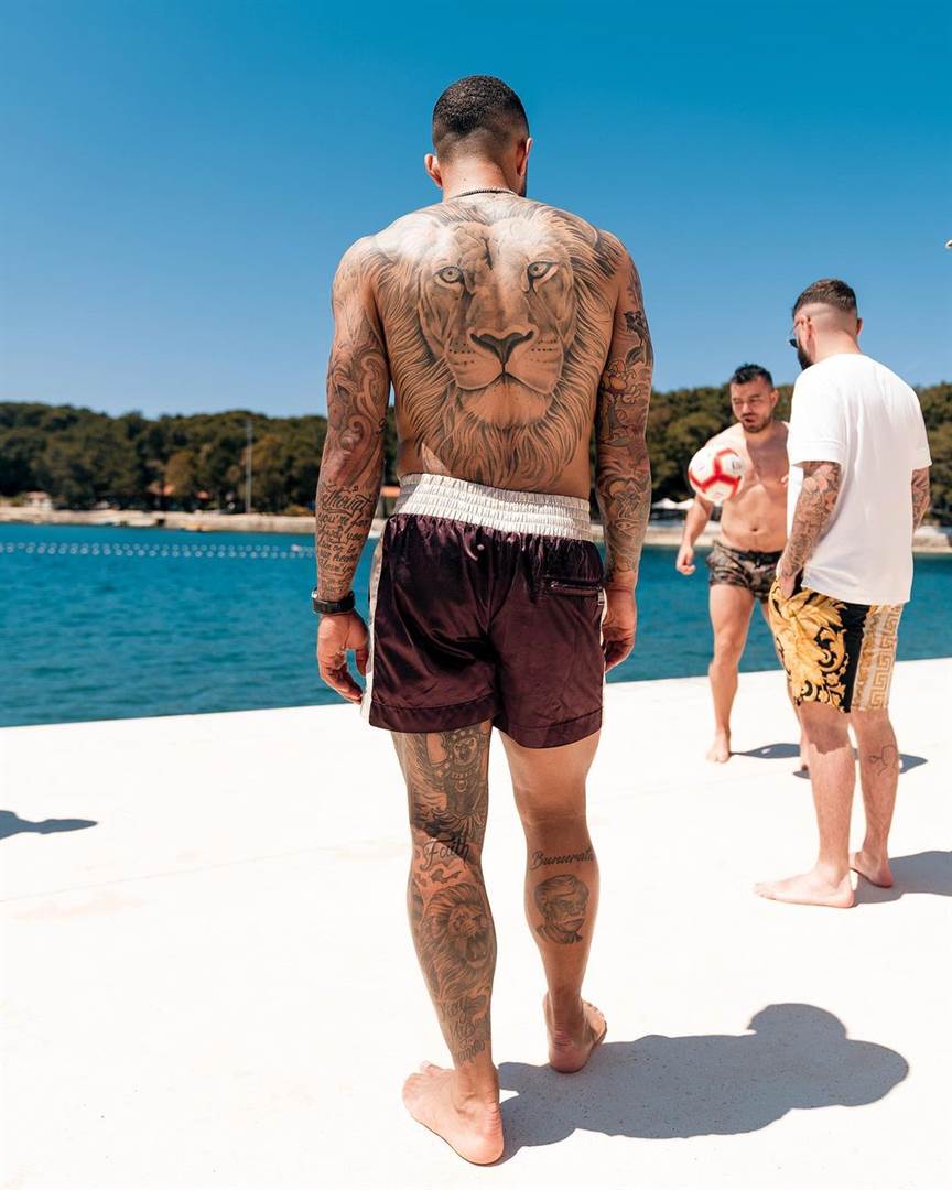 7-memphis-depay-tattoo-2024-7